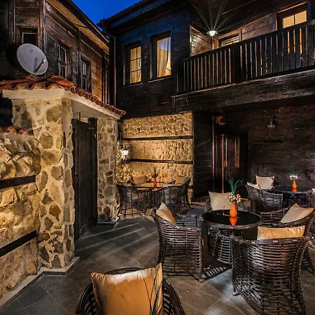 Гостьовий будинок Effect Boutique Azzura - Adults Only Self Check-in 3*